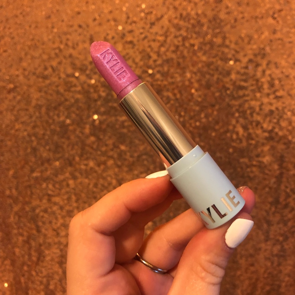Kylie cosmetics holiday lipstick